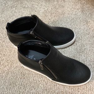 Time and Tru memory foam wedges